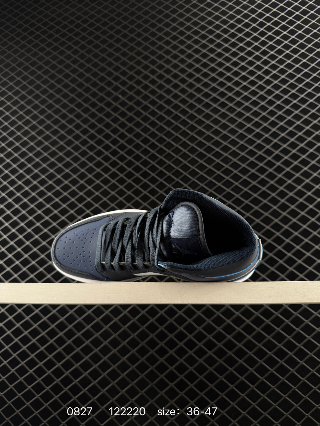 Air Jordan 1 Mid ”Grey Sail“